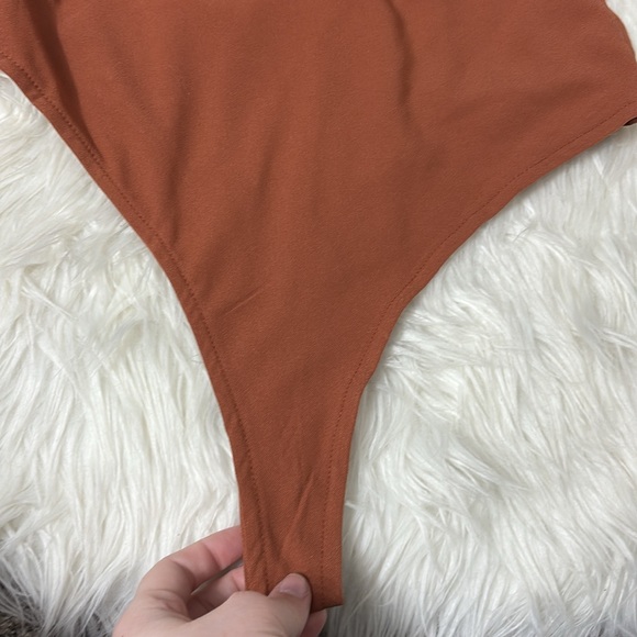 NWT ASTR The Label Nutmeg Cowl Neck Halter Thong Bodysuit Size M - Picture 2 of 10